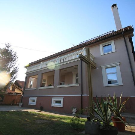 Hostel Teresianum Aleksinac Ngoại thất bức ảnh
